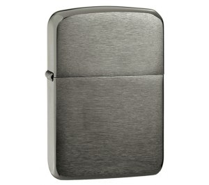 Зажигалка ZIPPO 1941 Replica ™ с покрытием Black Ice ®, латунь/сталь, чёрная, глянцевая, 36x12x56 мм