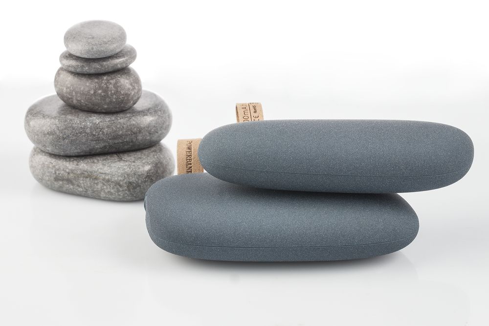 Универсальный внешний аккумулятор Pebble 2600 mAh, темно-серый