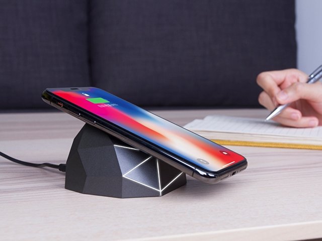 Док-станция с беспроводной зарядкой «Geo Dock». XOOPAR