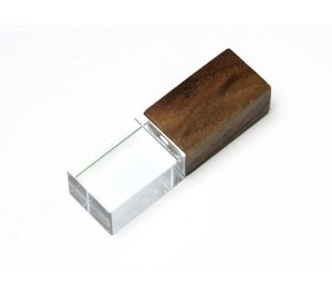 USB-флешка на 16 Гб прямоугольной формы, под гравировку 3D логотипа, материал стекло, с деревянным колпачком красного цвета, зеленый