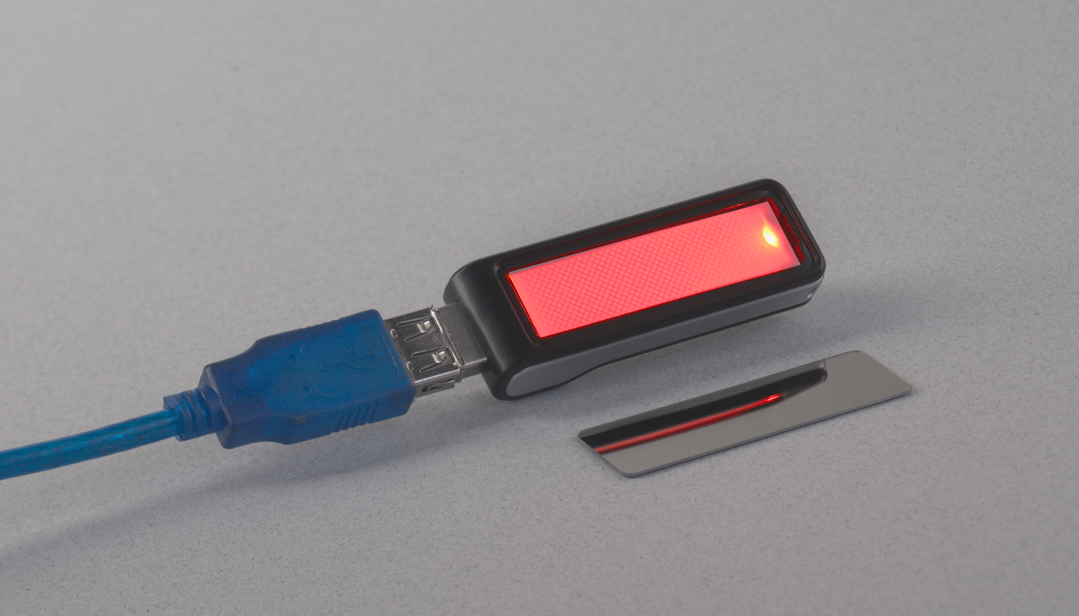 Флеш-карта USB 8GB зеркальная со светящимся логотипом "Зажигай"